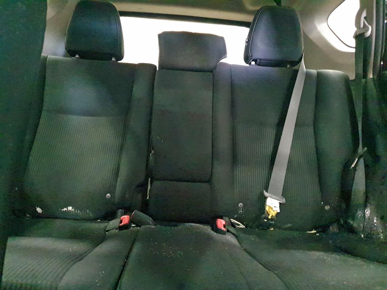 2015 TOYOTA RAV4 XLE photo 28