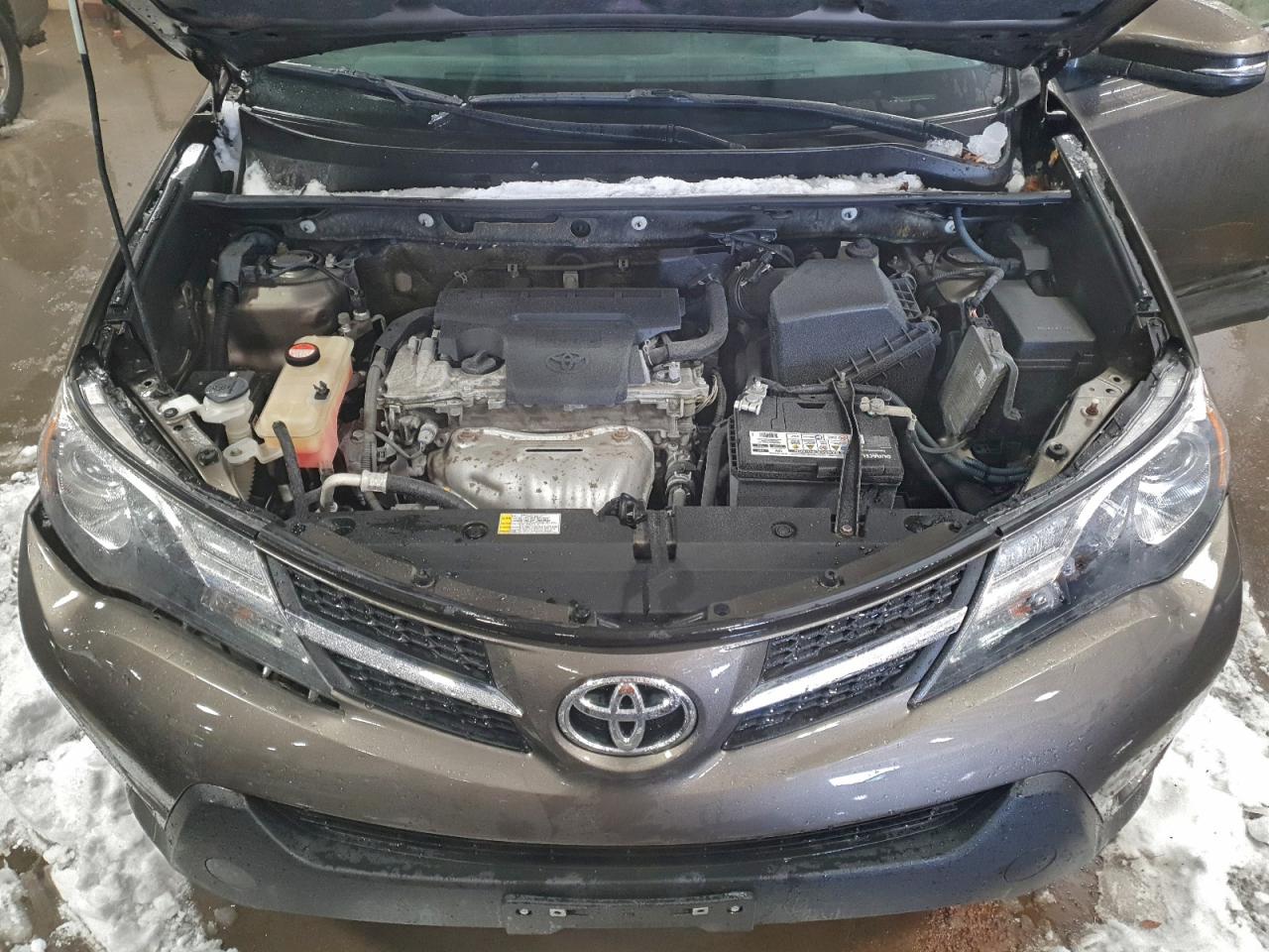2015 TOYOTA RAV4 XLE photo 34