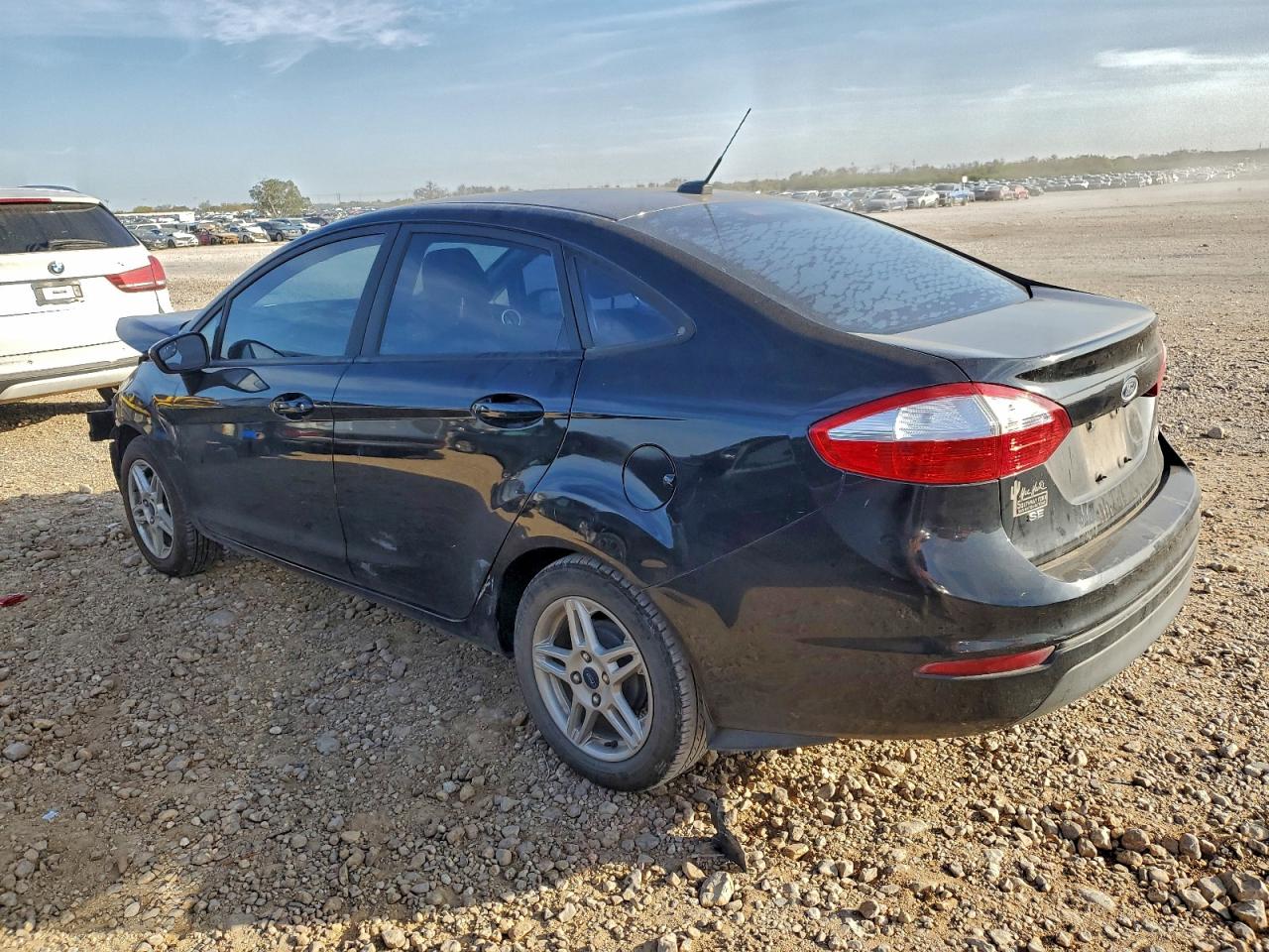 2019 FORD FIESTA SE photo 3