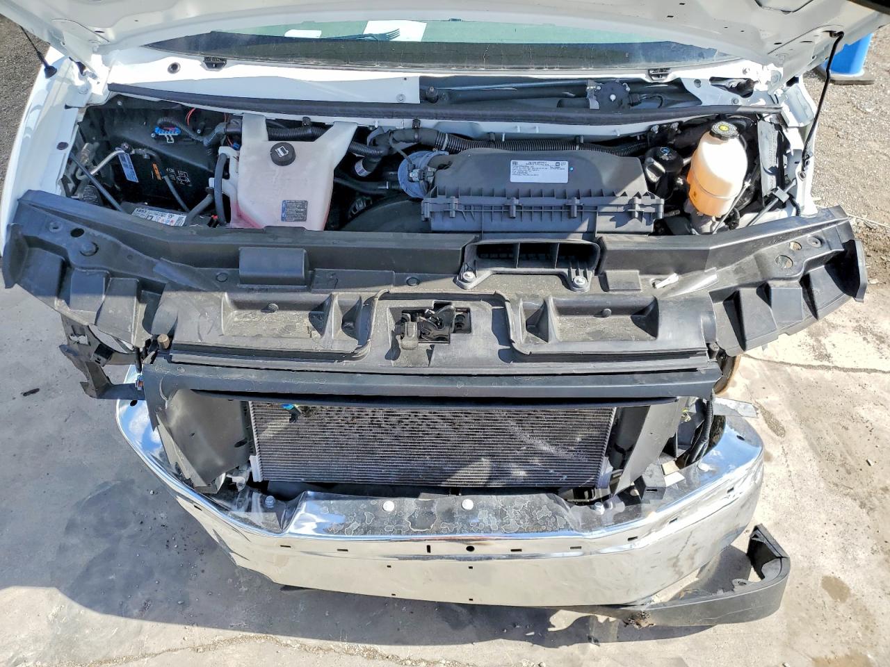 2024 GMC SAVANA G2500 photo 23