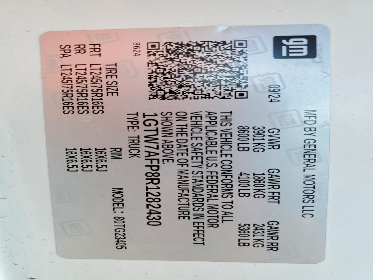 2024 GMC SAVANA G2500 photo 27