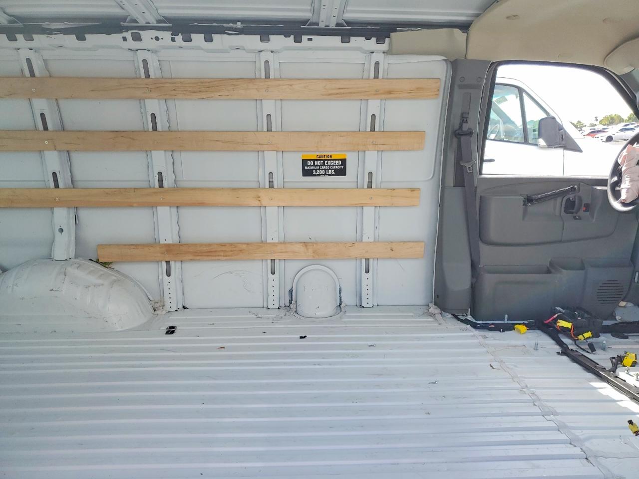 2024 GMC SAVANA G2500 photo 21