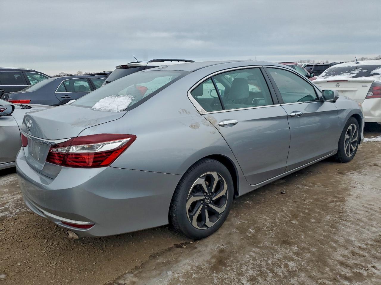 2017 HONDA ACCORD EX photo 5
