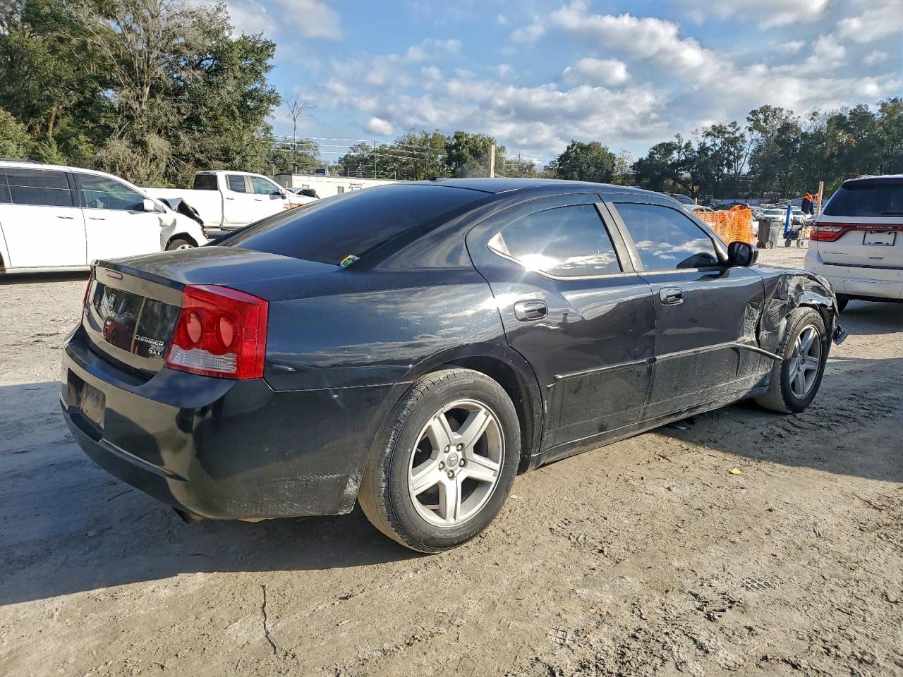 2010 DODGE CHARGER SXT photo 5