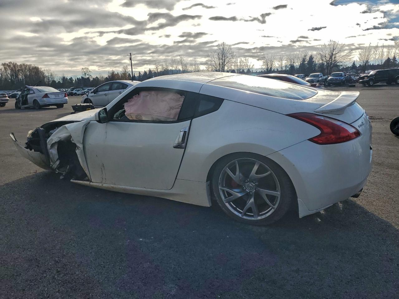 2017 NISSAN 370Z SPORT photo 2