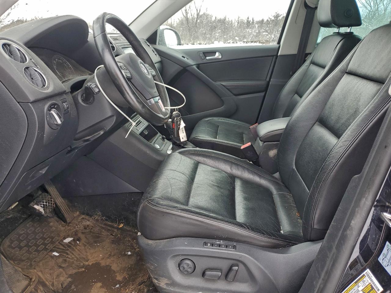 2017 VOLKSWAGEN TIGUAN SEL photo 13