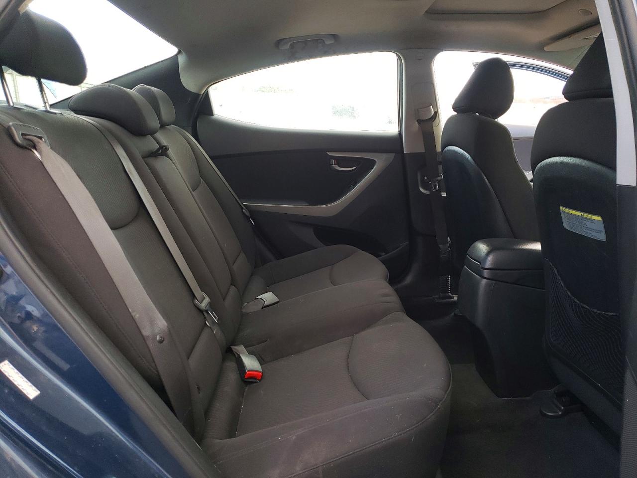 2016 HYUNDAI ELANTRA SE photo 28