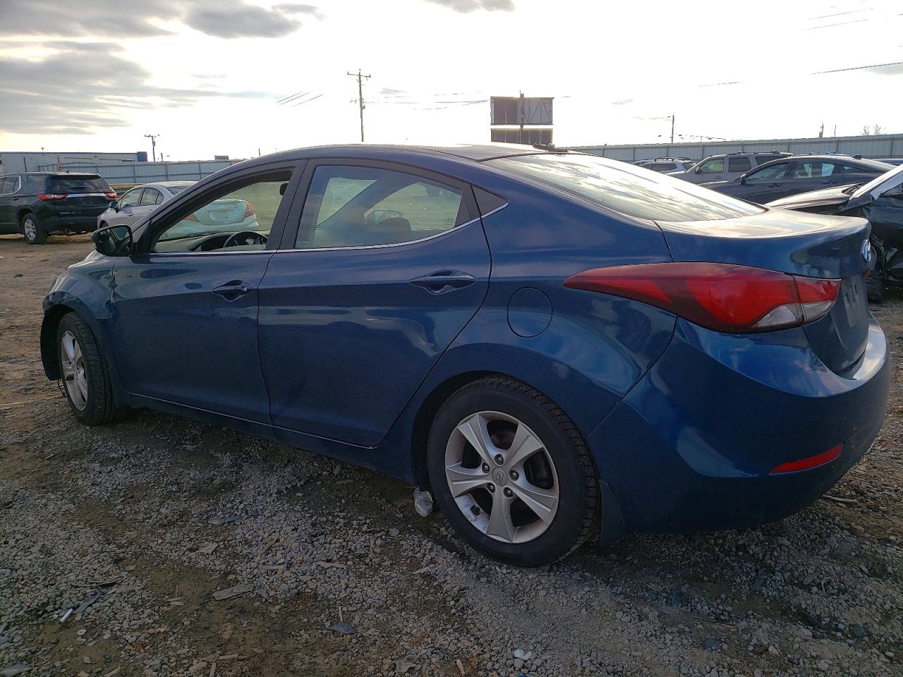2016 HYUNDAI ELANTRA SE photo 4