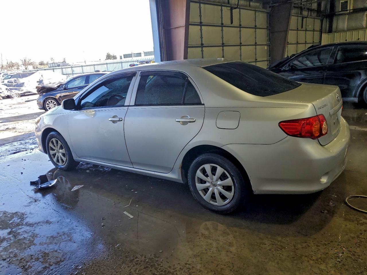 2009 TOYOTA COROLLA BASE photo 2