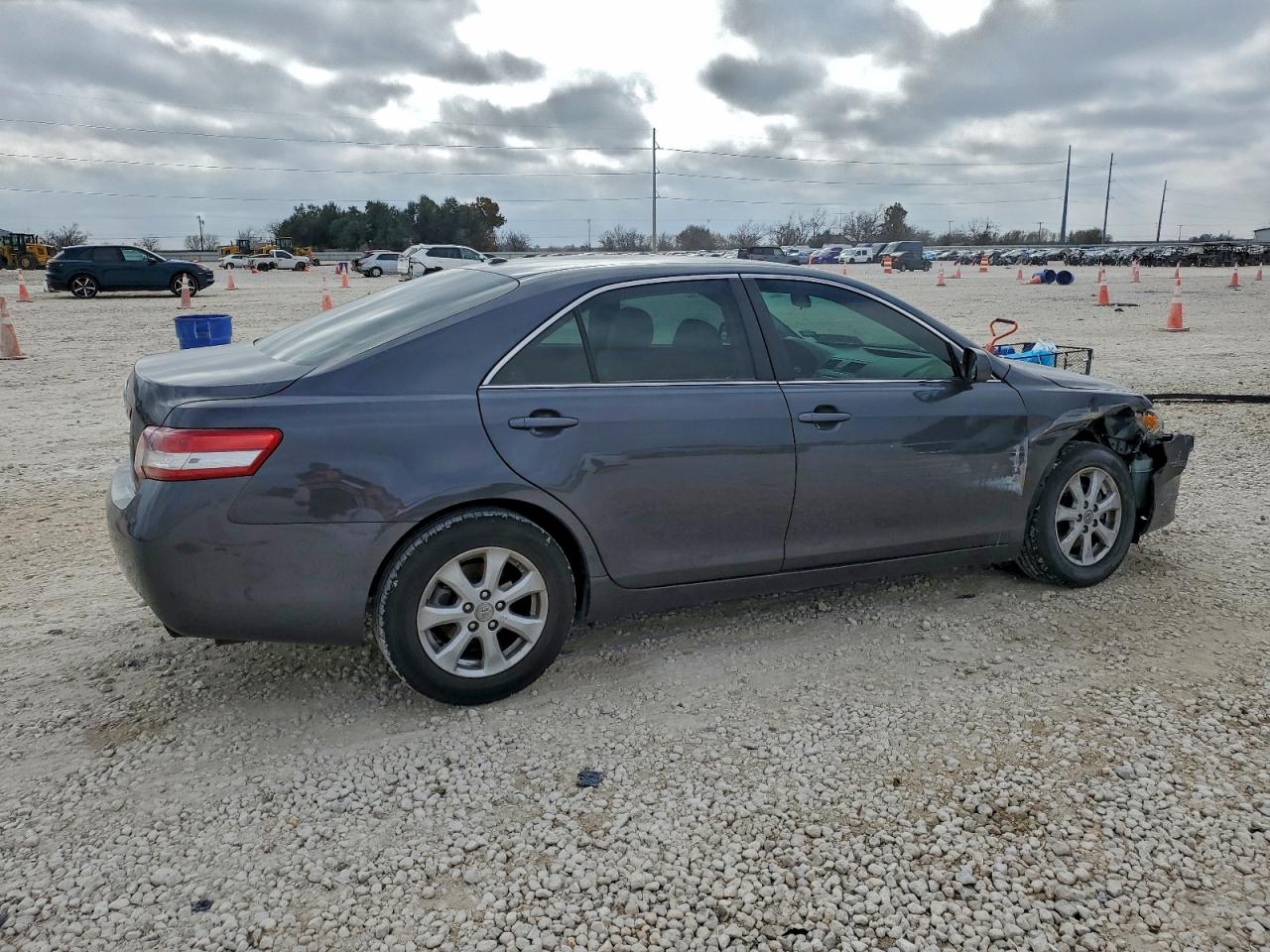 2011 TOYOTA CAMRY BASE photo 7