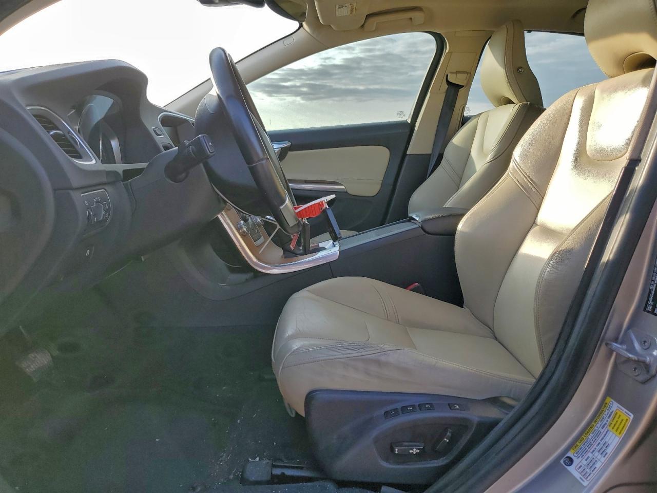 2016 VOLVO S60 PREMIER photo 19