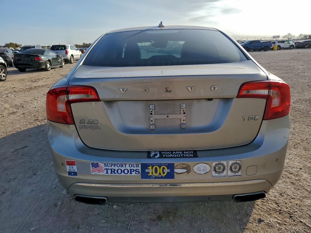 2016 VOLVO S60 PREMIER photo 16