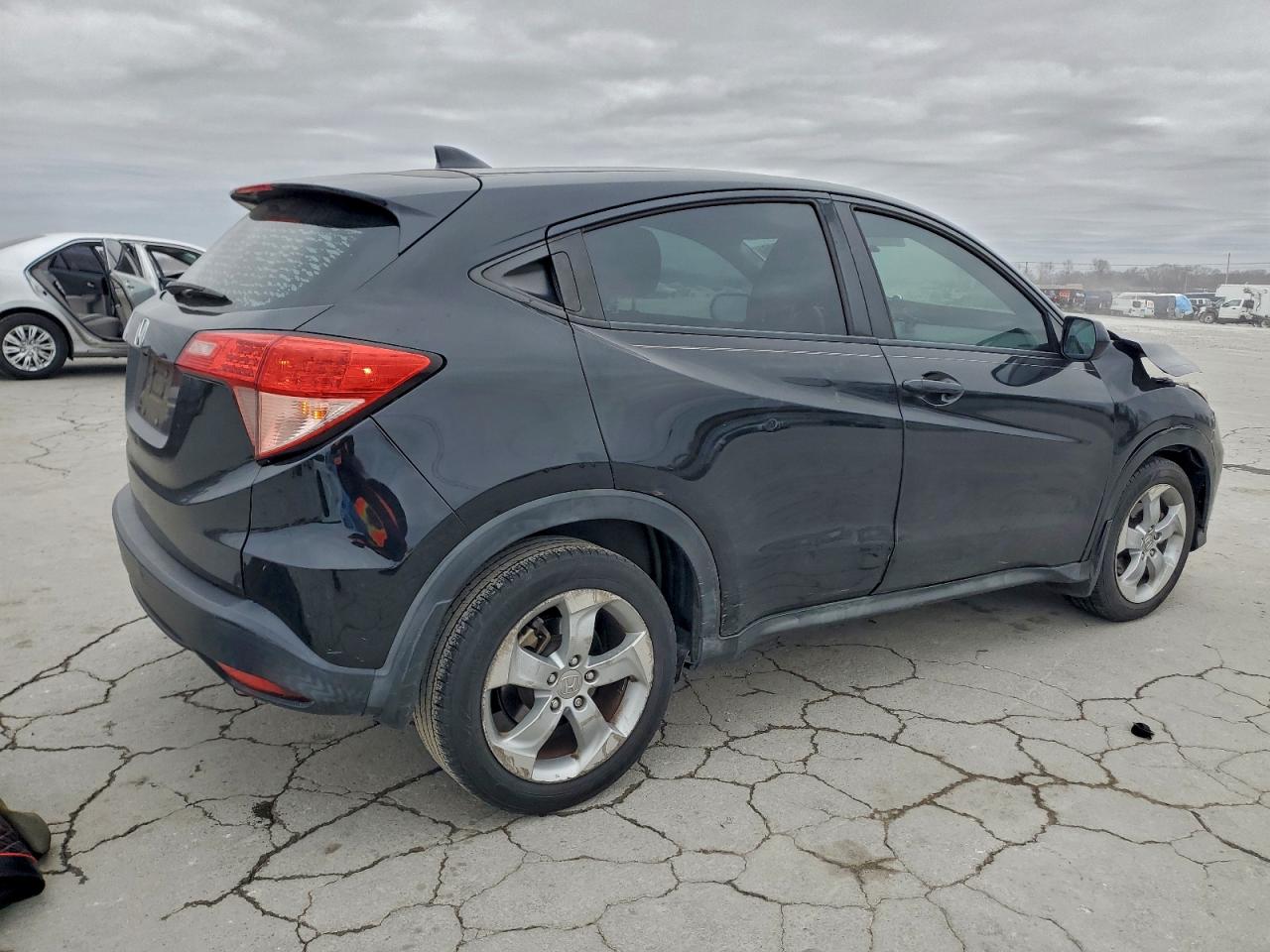 2016 HONDA HR-V LX photo 3