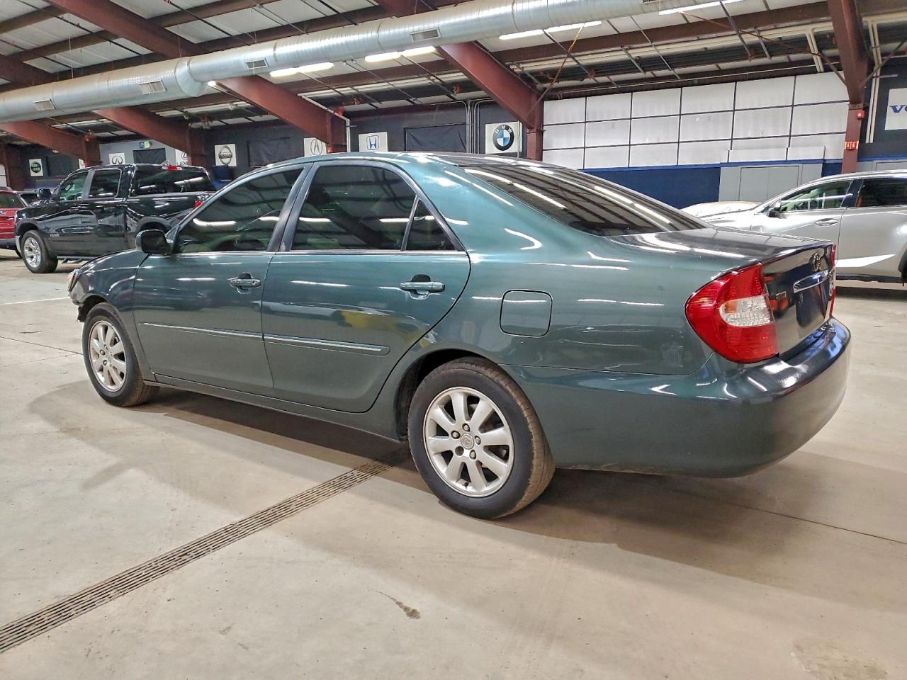 2003 TOYOTA CAMRY LE photo 3