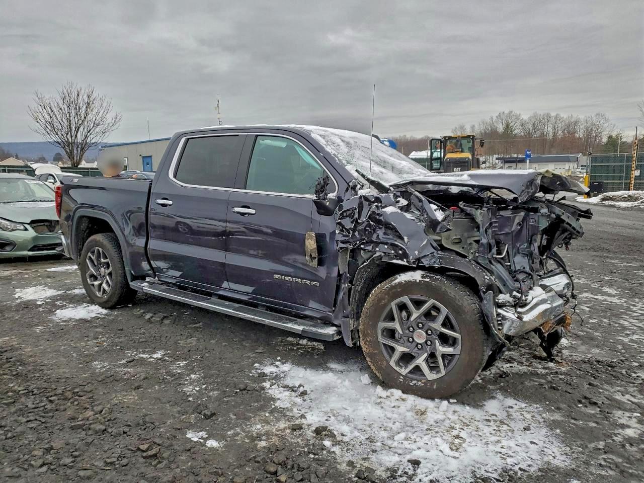 2025 GMC SIERRA K1500 SLT photo 4