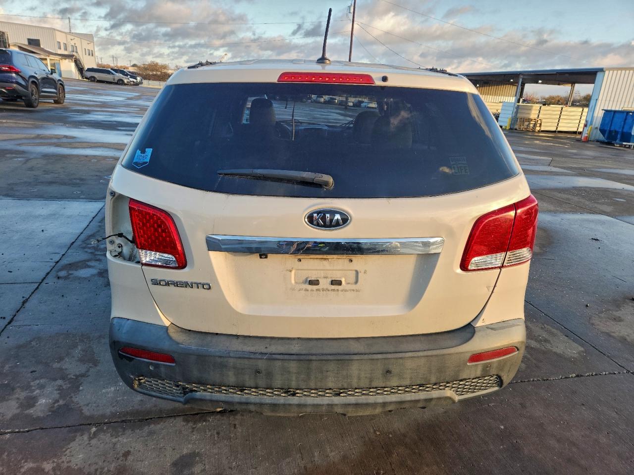 2011 KIA SORENTO BASE photo 6