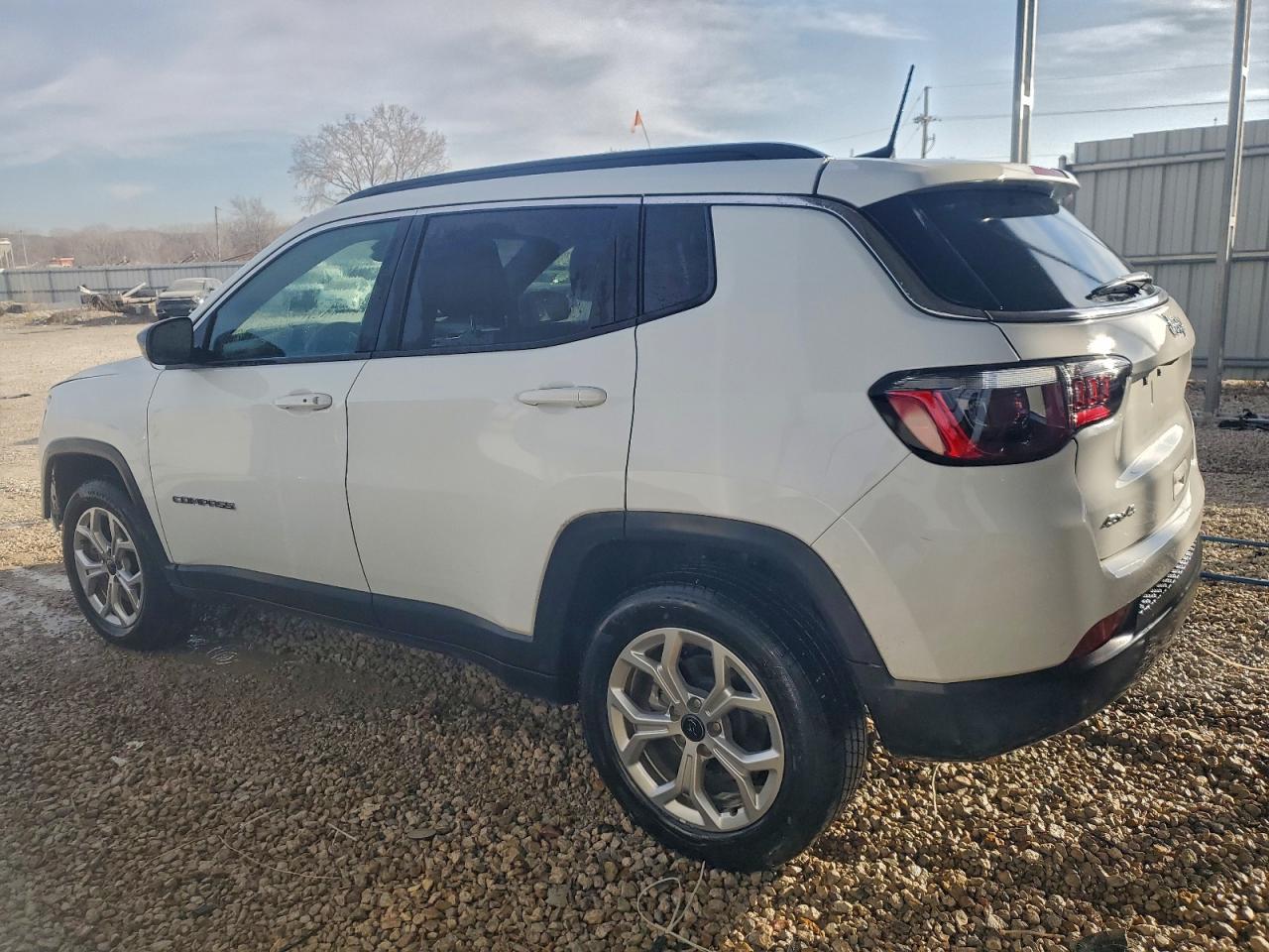 2025 JEEP COMPASS LATITUDE photo 2