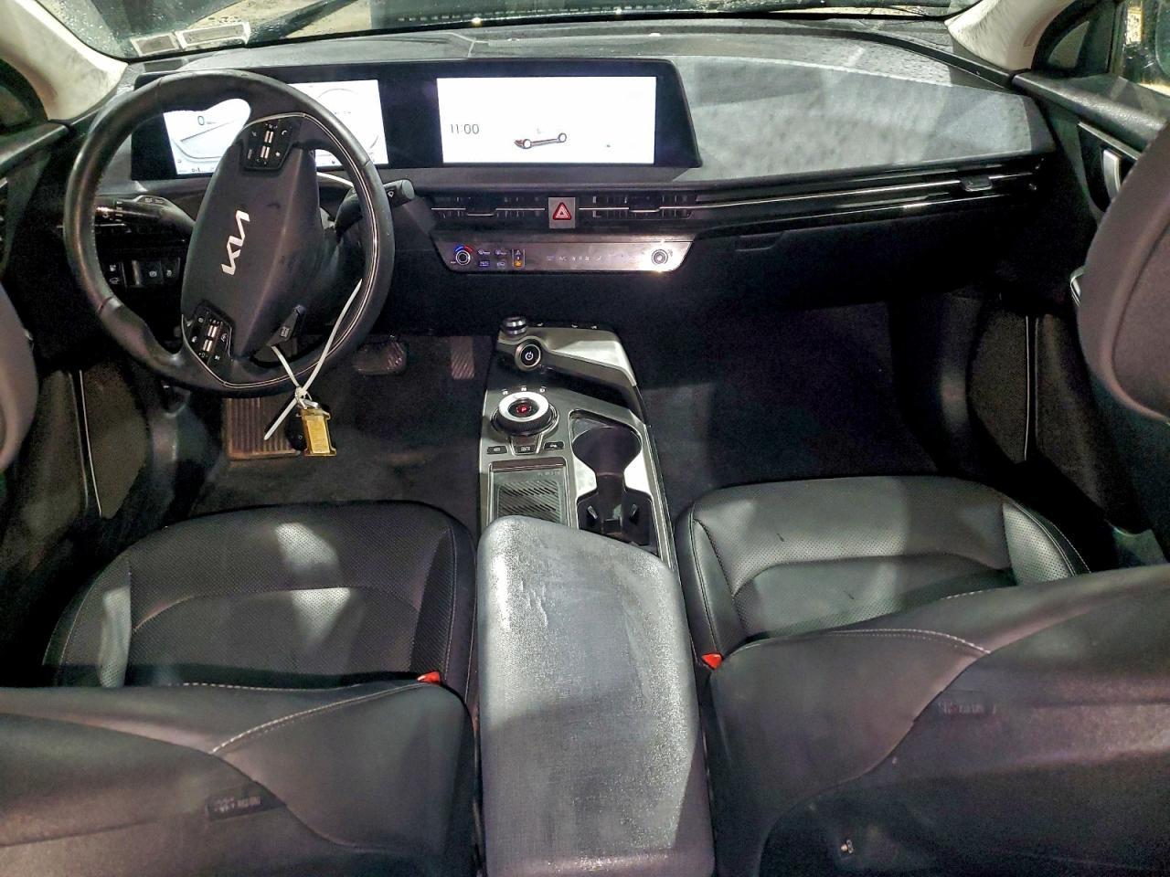 2023 KIA EV6 LIGHT photo 8