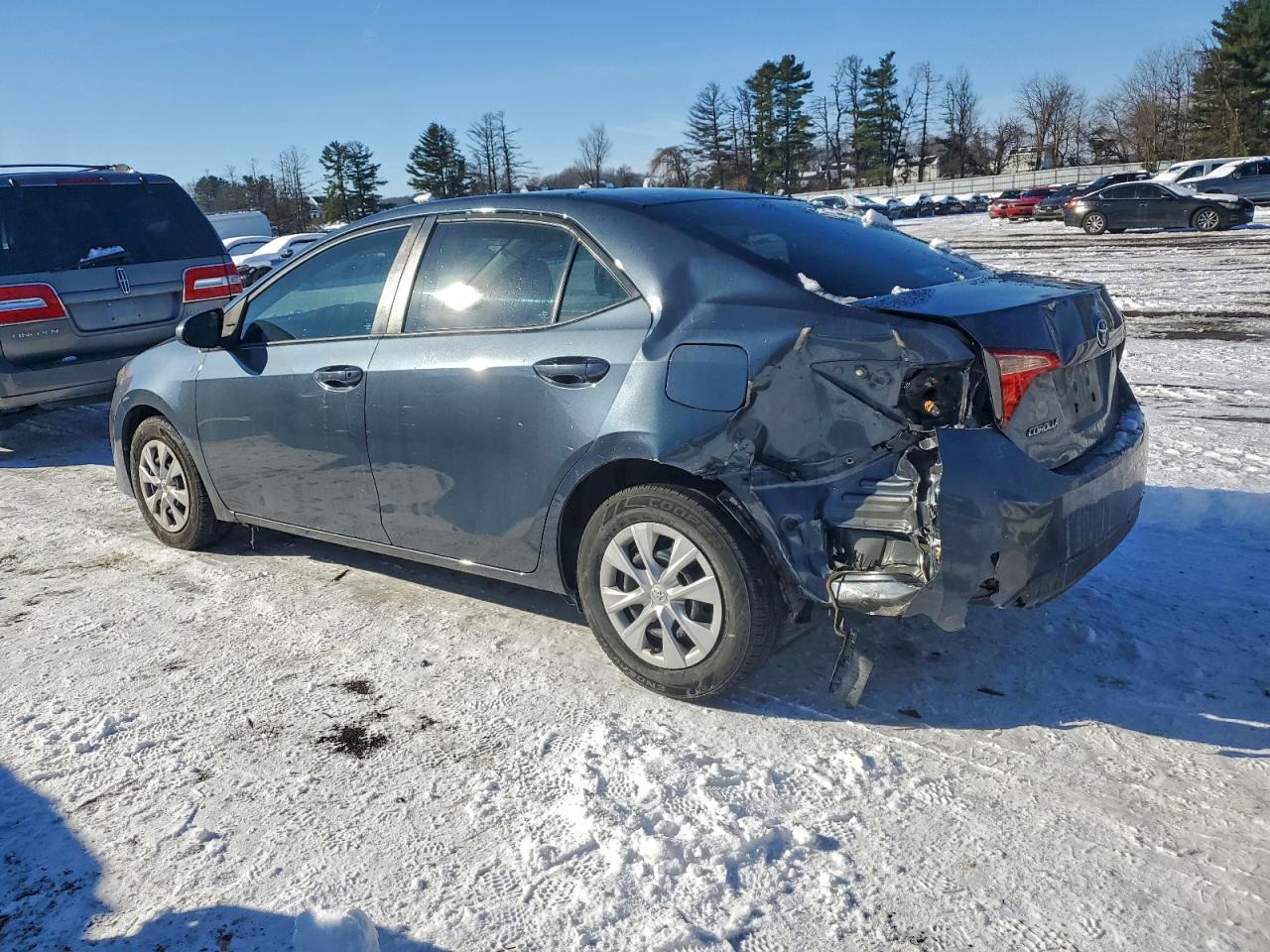 2017 TOYOTA COROLLA L photo 3