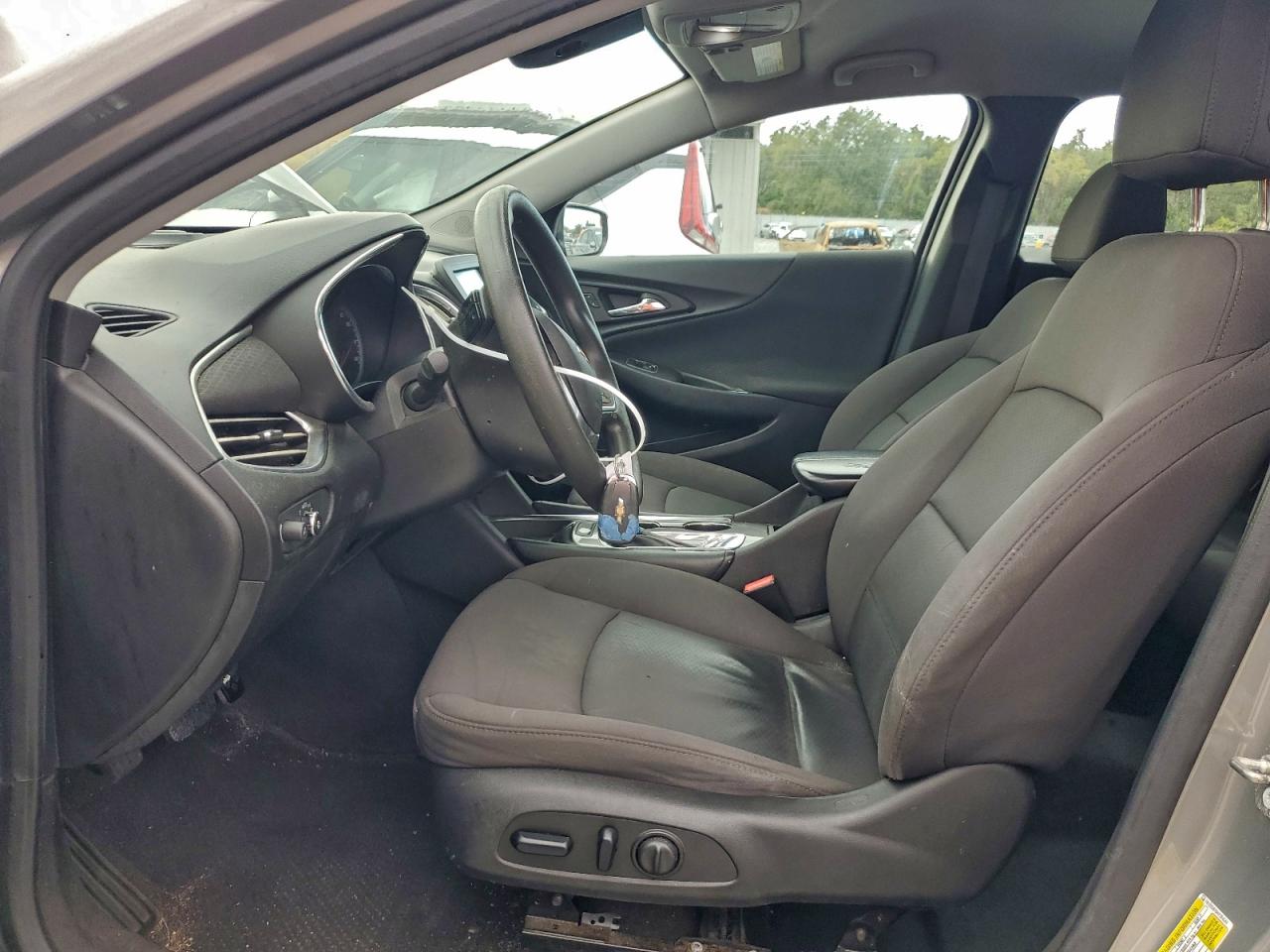 2017 CHEVROLET MALIBU LT photo 13