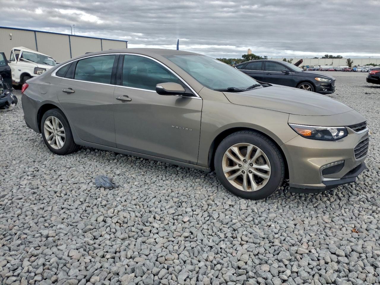 2017 CHEVROLET MALIBU LT photo 7