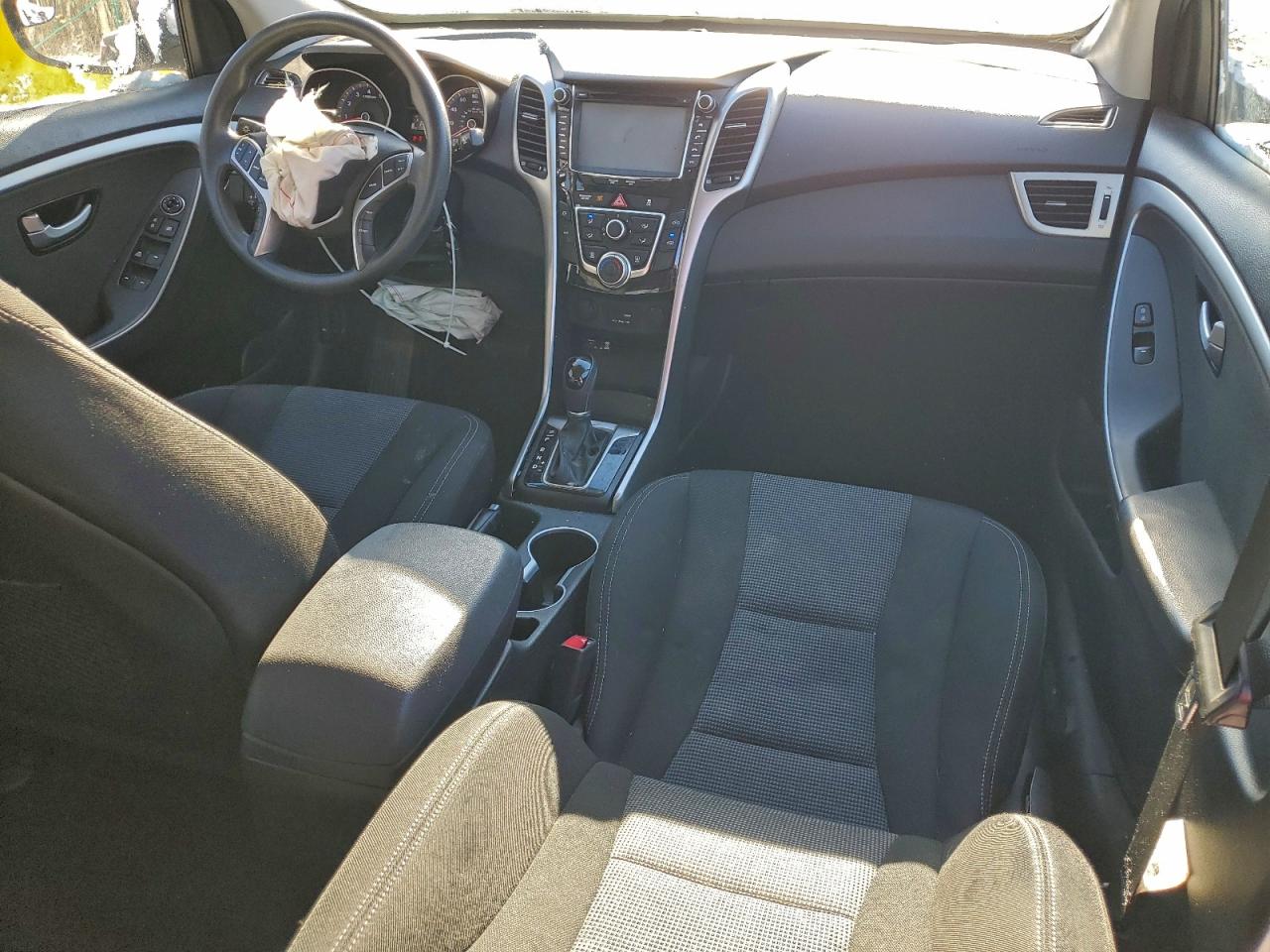 2017 HYUNDAI ELANTRA GT photo 8