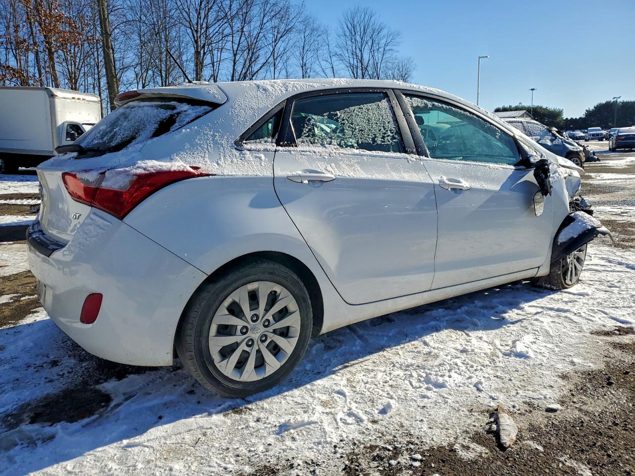 2017 HYUNDAI ELANTRA GT photo 3