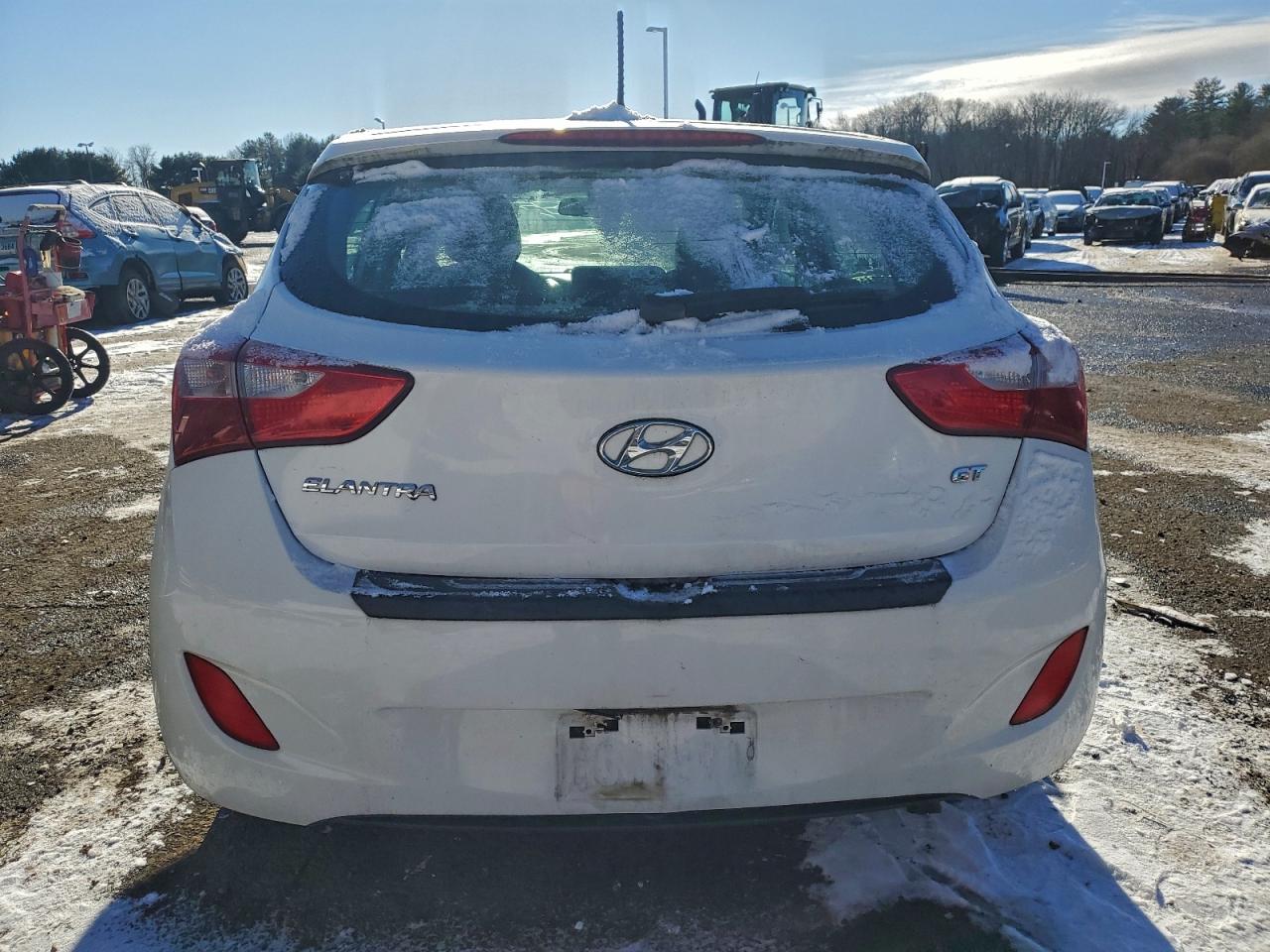 2017 HYUNDAI ELANTRA GT photo 6