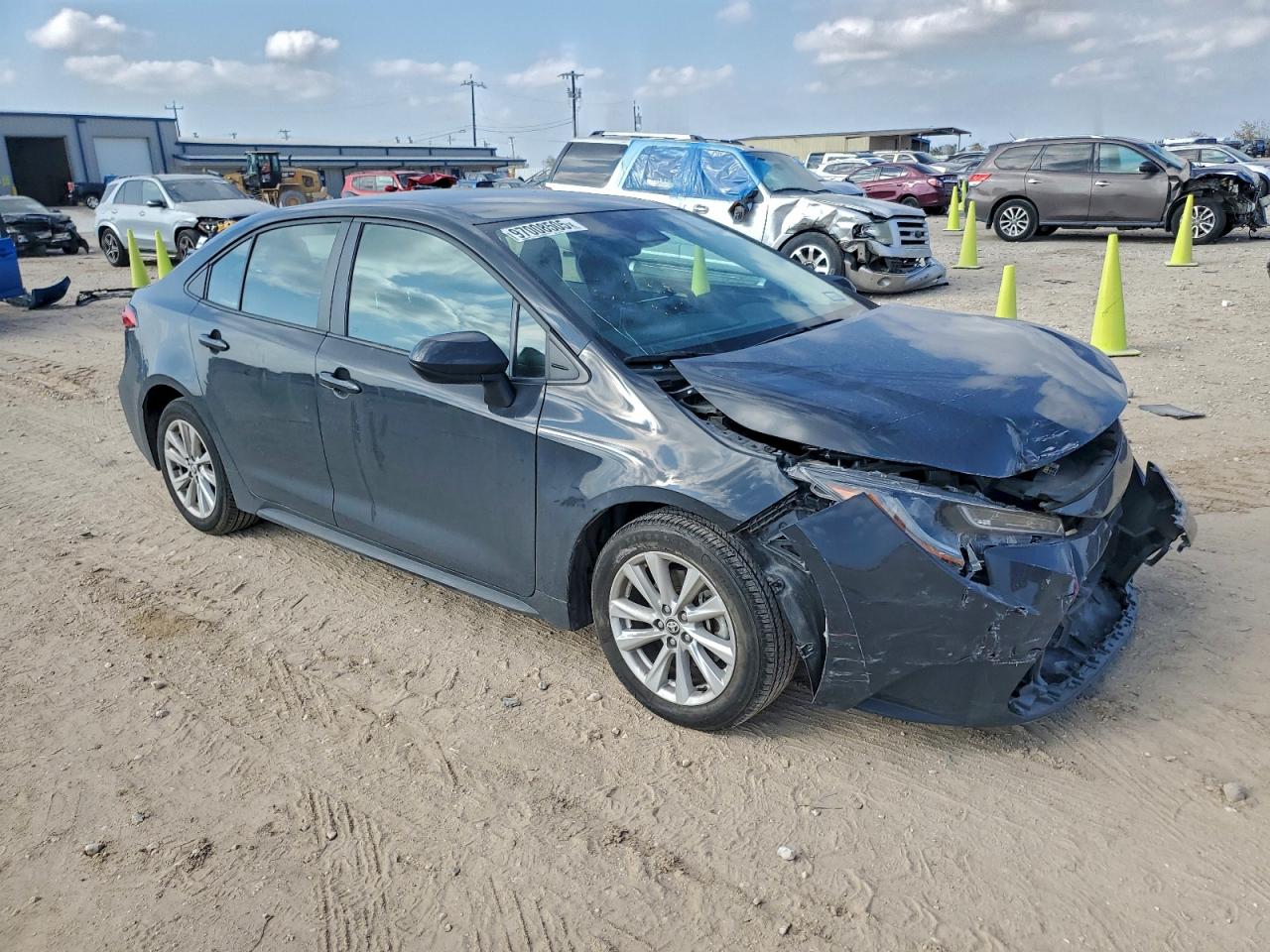 2024 TOYOTA COROLLA LE photo 4