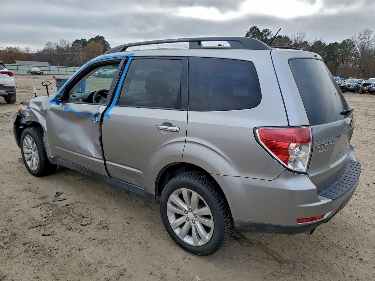 2011 SUBARU FORESTER LIMITED photo 4