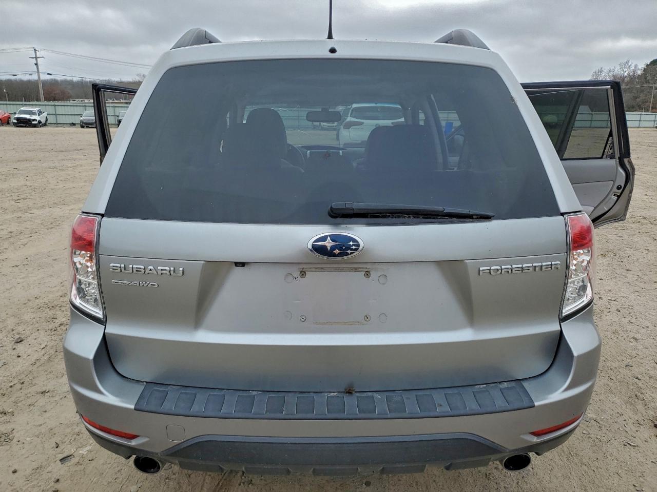 2011 SUBARU FORESTER LIMITED photo 16