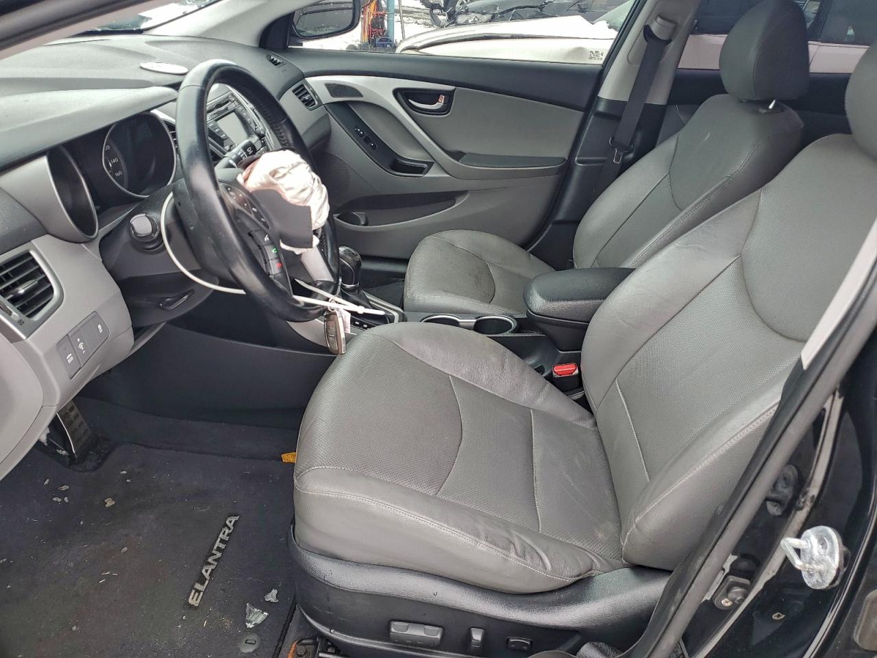 2015 HYUNDAI ELANTRA SE photo 19