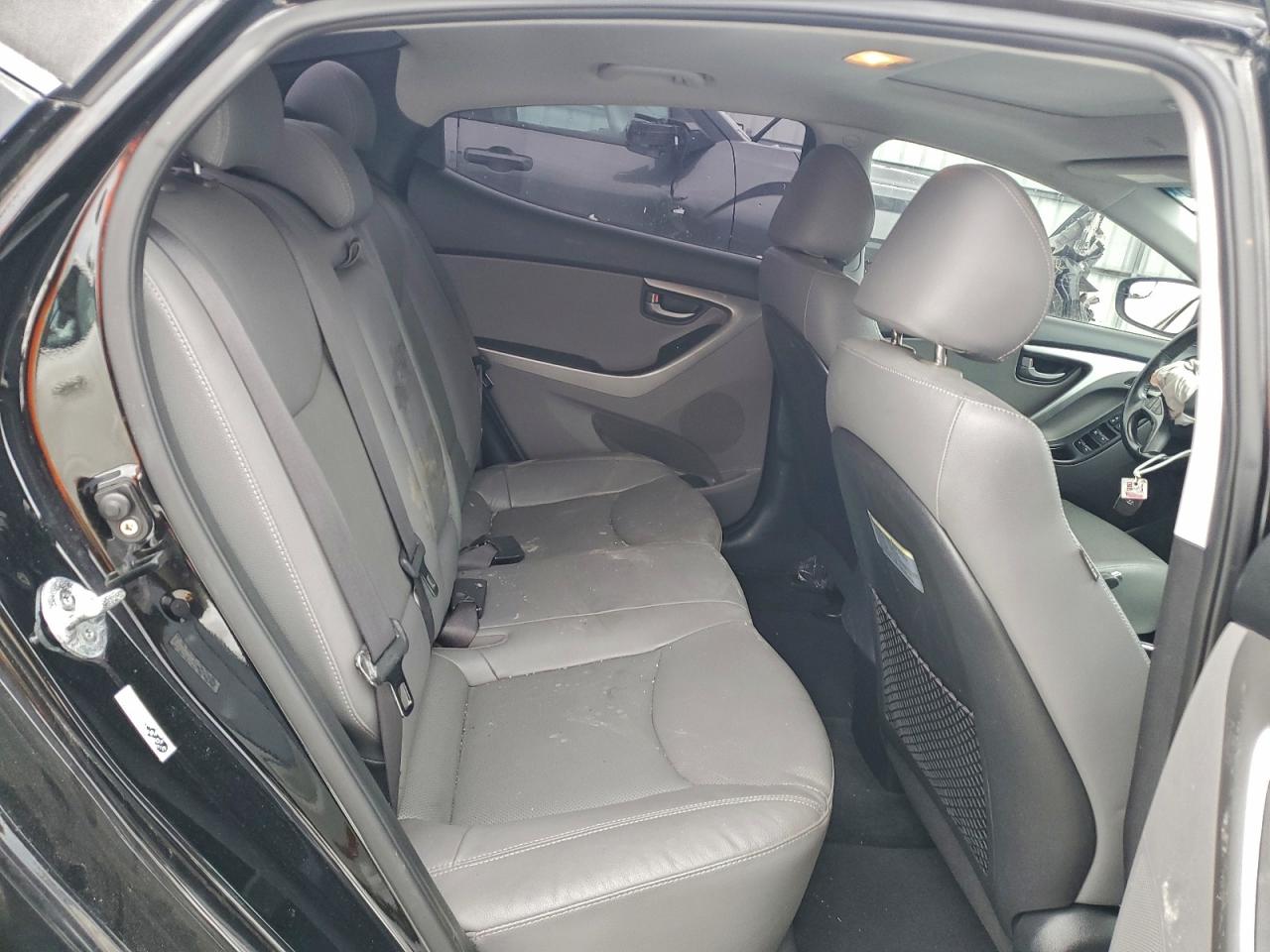 2015 HYUNDAI ELANTRA SE photo 28