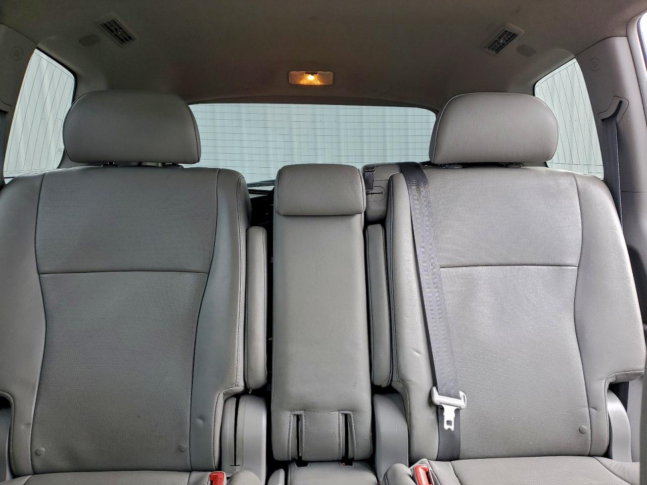 2011 TOYOTA HIGHLANDER LIMITED photo 19