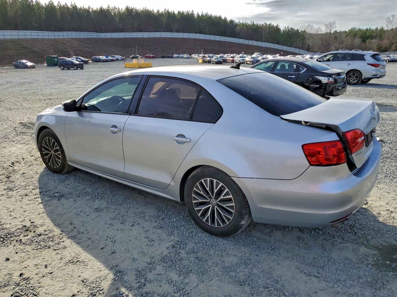 2012 VOLKSWAGEN JETTA SE photo 2
