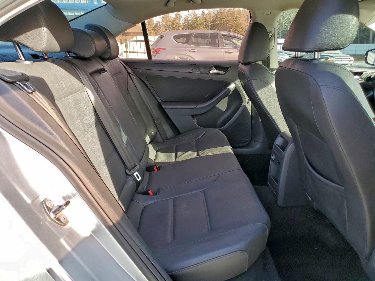 2012 VOLKSWAGEN JETTA SE photo 10