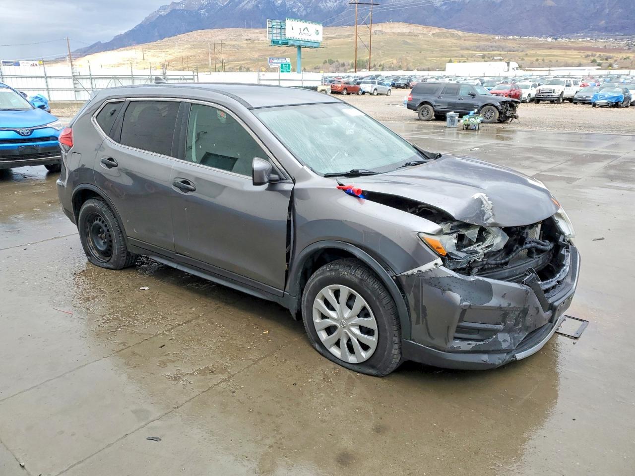 2017 NISSAN ROGUE S photo 4