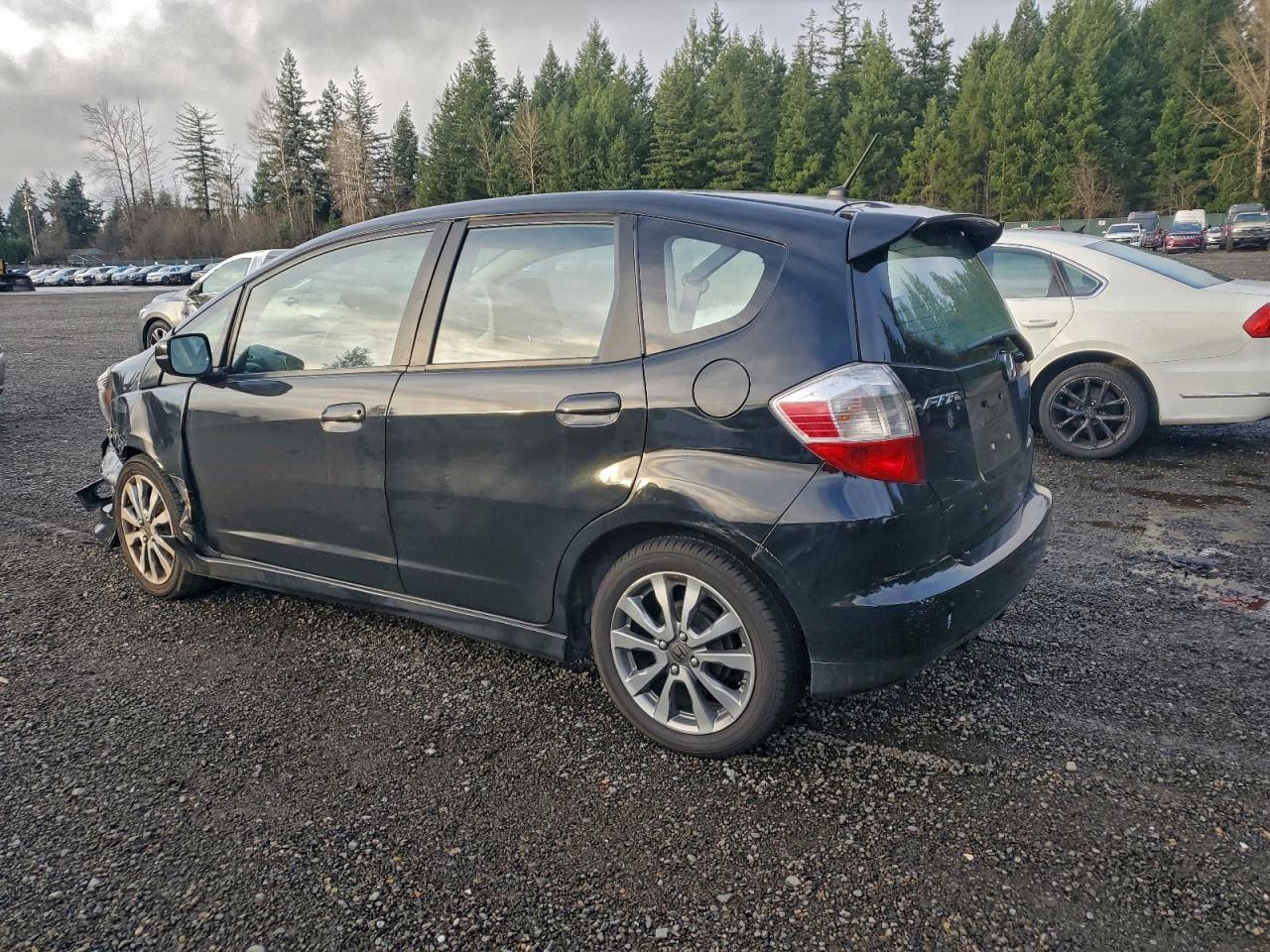 2013 HONDA FIT SPORT photo 2