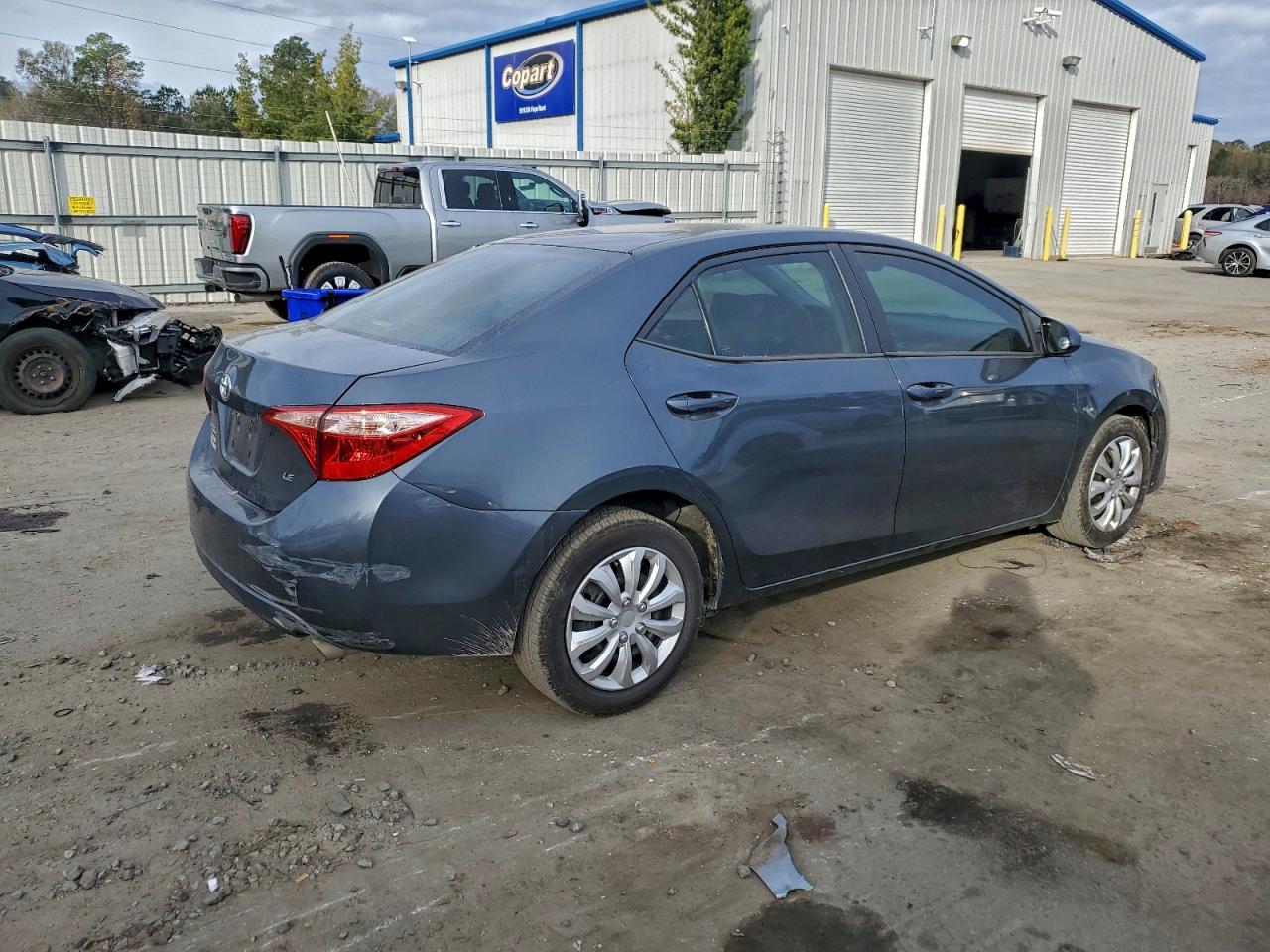 2018 TOYOTA COROLLA L photo 3