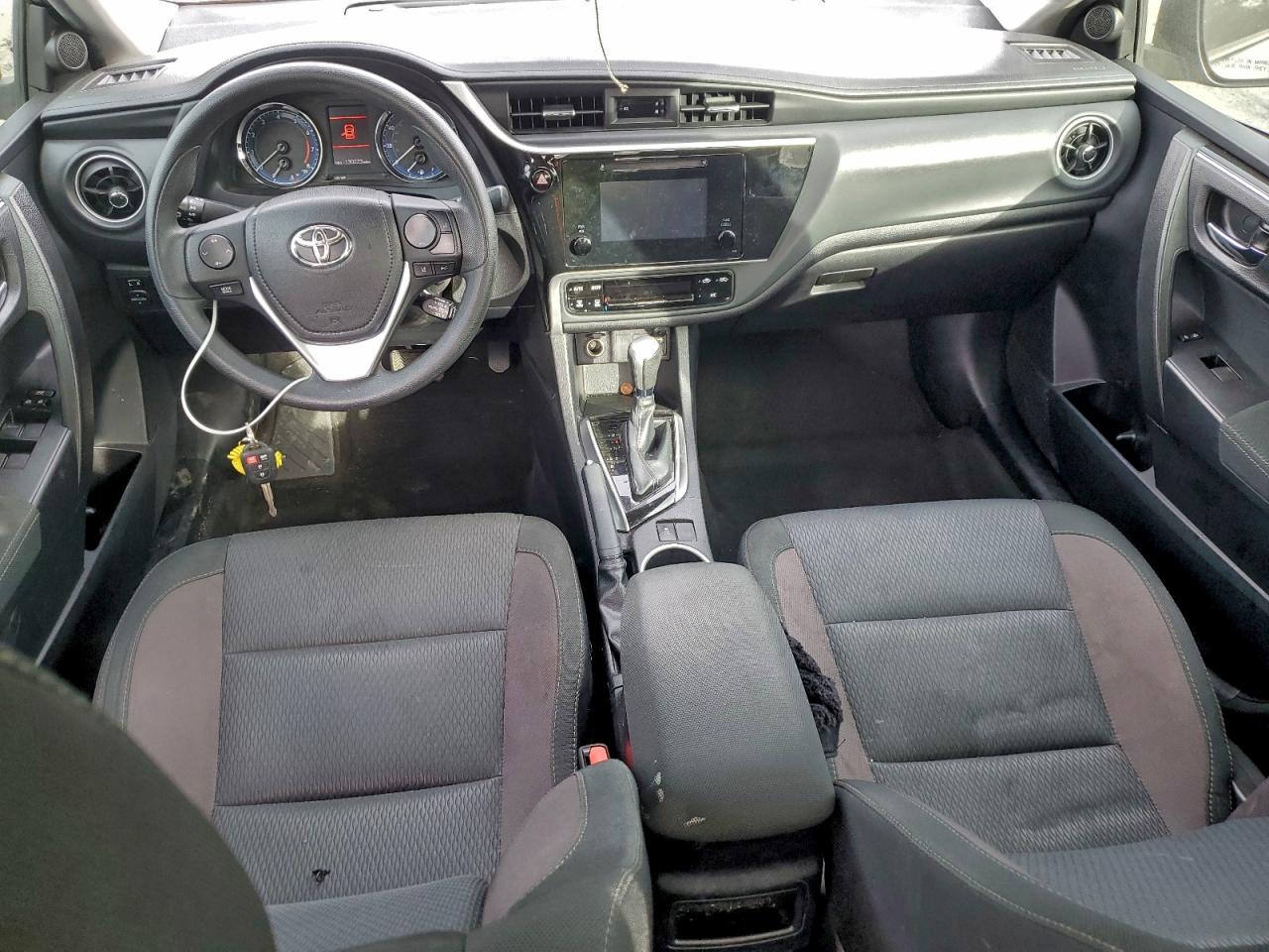 2018 TOYOTA COROLLA L photo 8