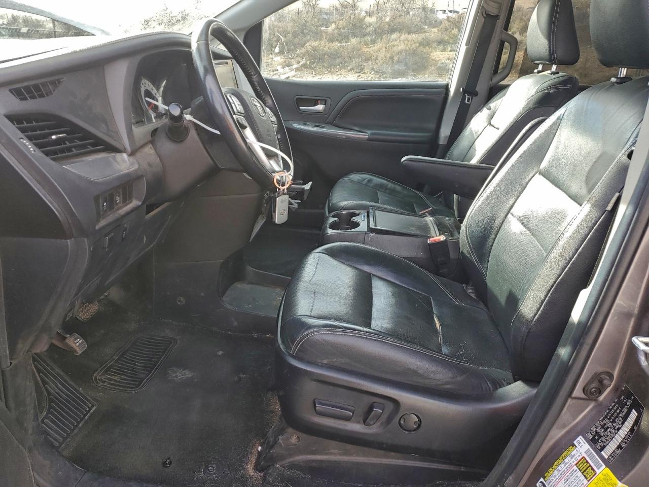 2015 TOYOTA SIENNA SPORT photo 13