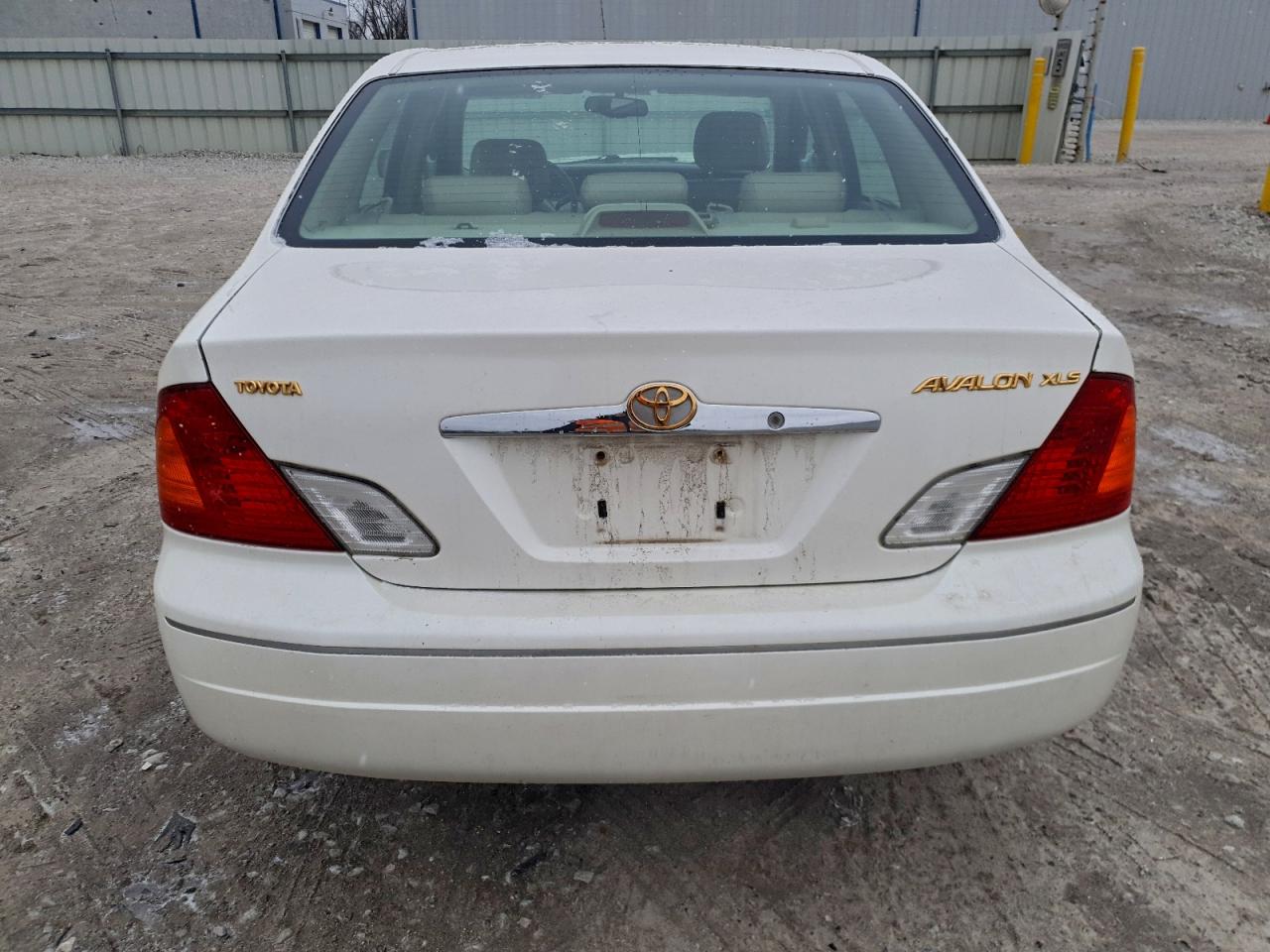 2001 TOYOTA AVALON XL photo 6