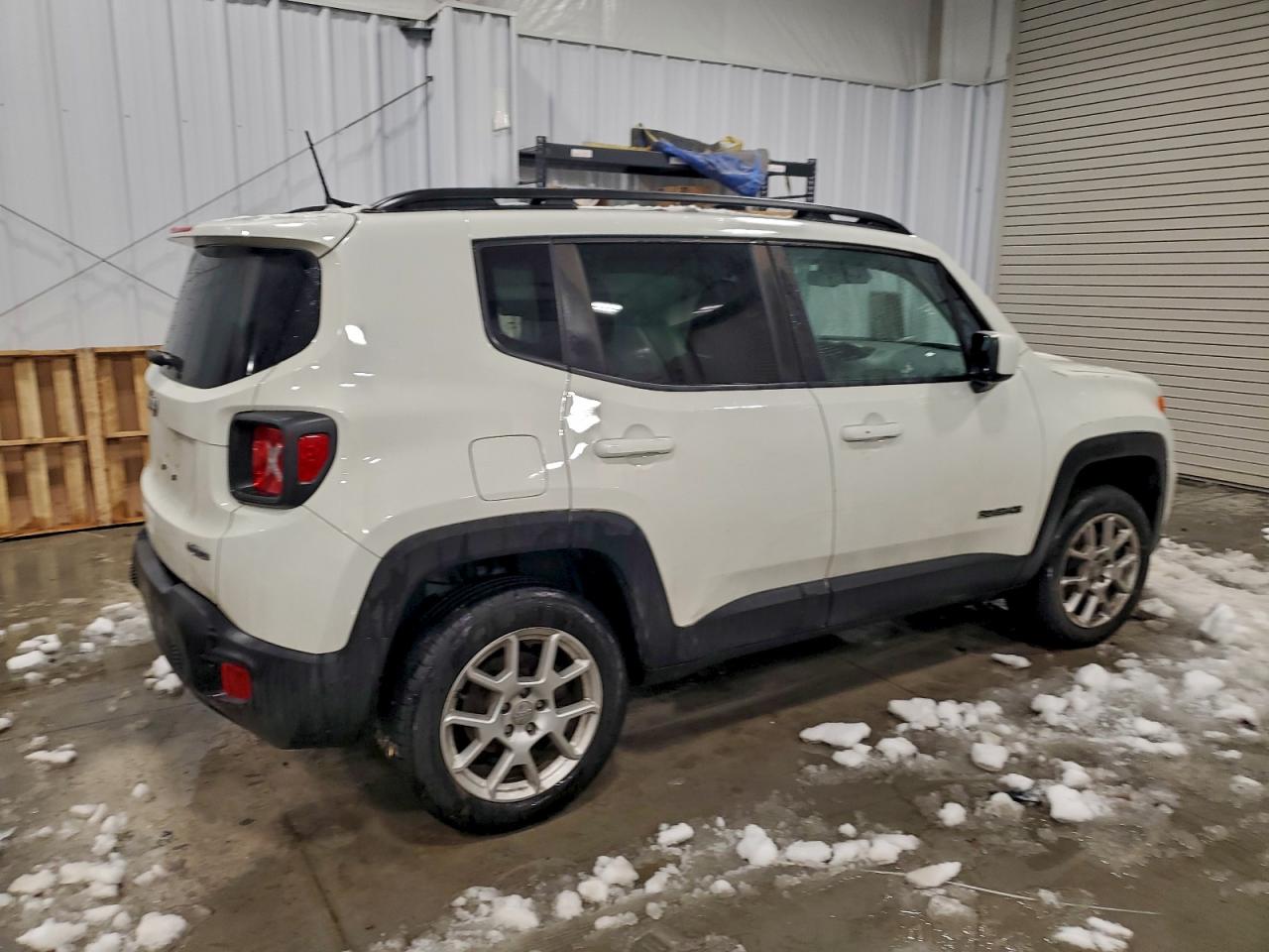 2019 JEEP RENEGADE LATITUDE photo 3