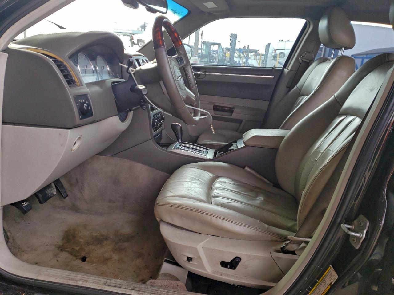 2007 CHRYSLER 300C photo 7