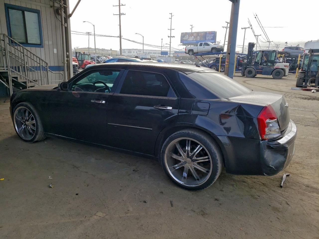 2007 CHRYSLER 300C photo 2