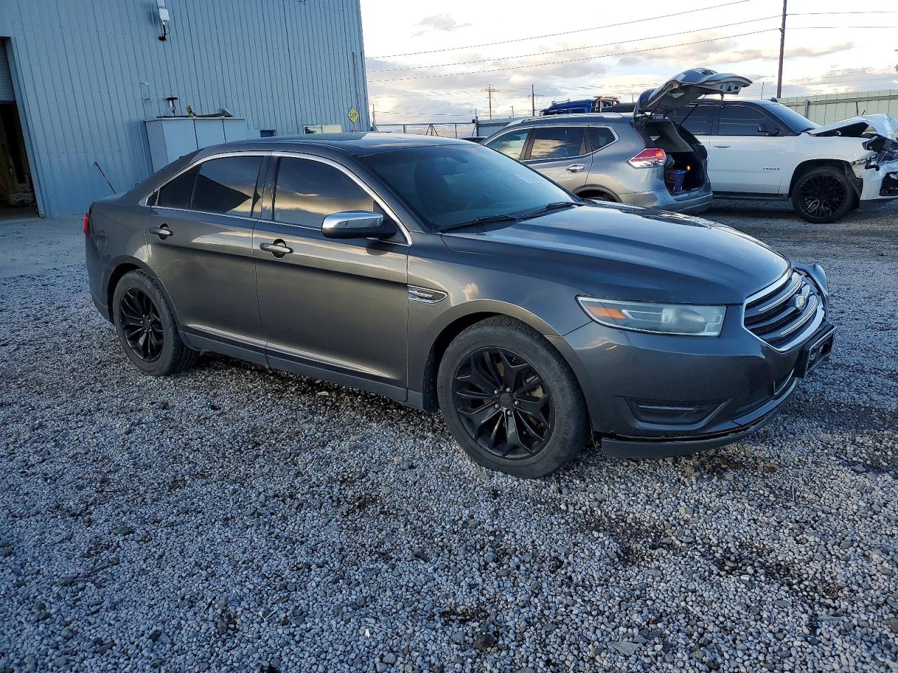 2015 FORD TAURUS LIMITED photo 4