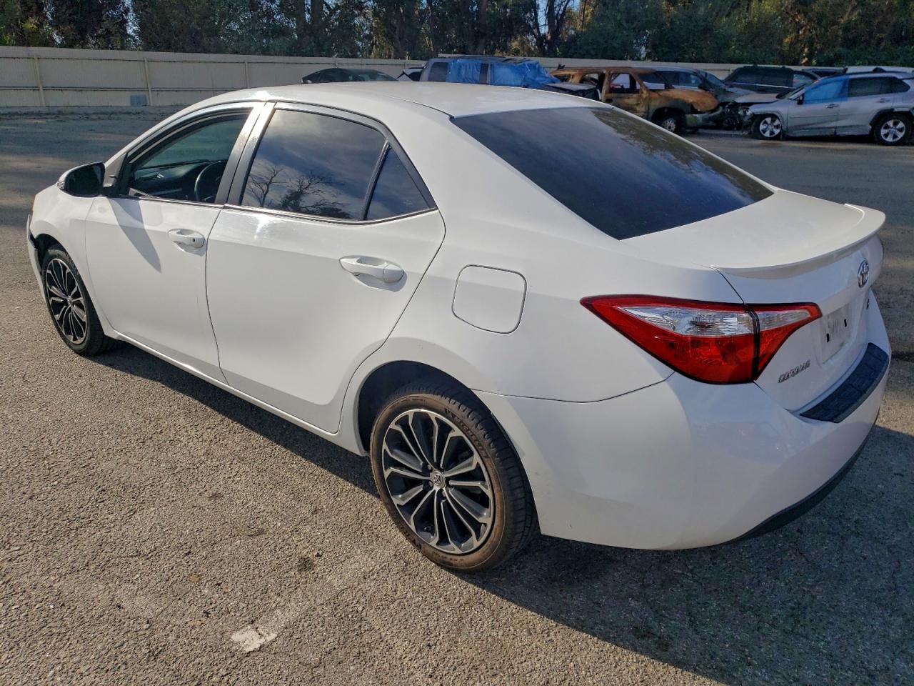 2016 TOYOTA COROLLA L photo 2