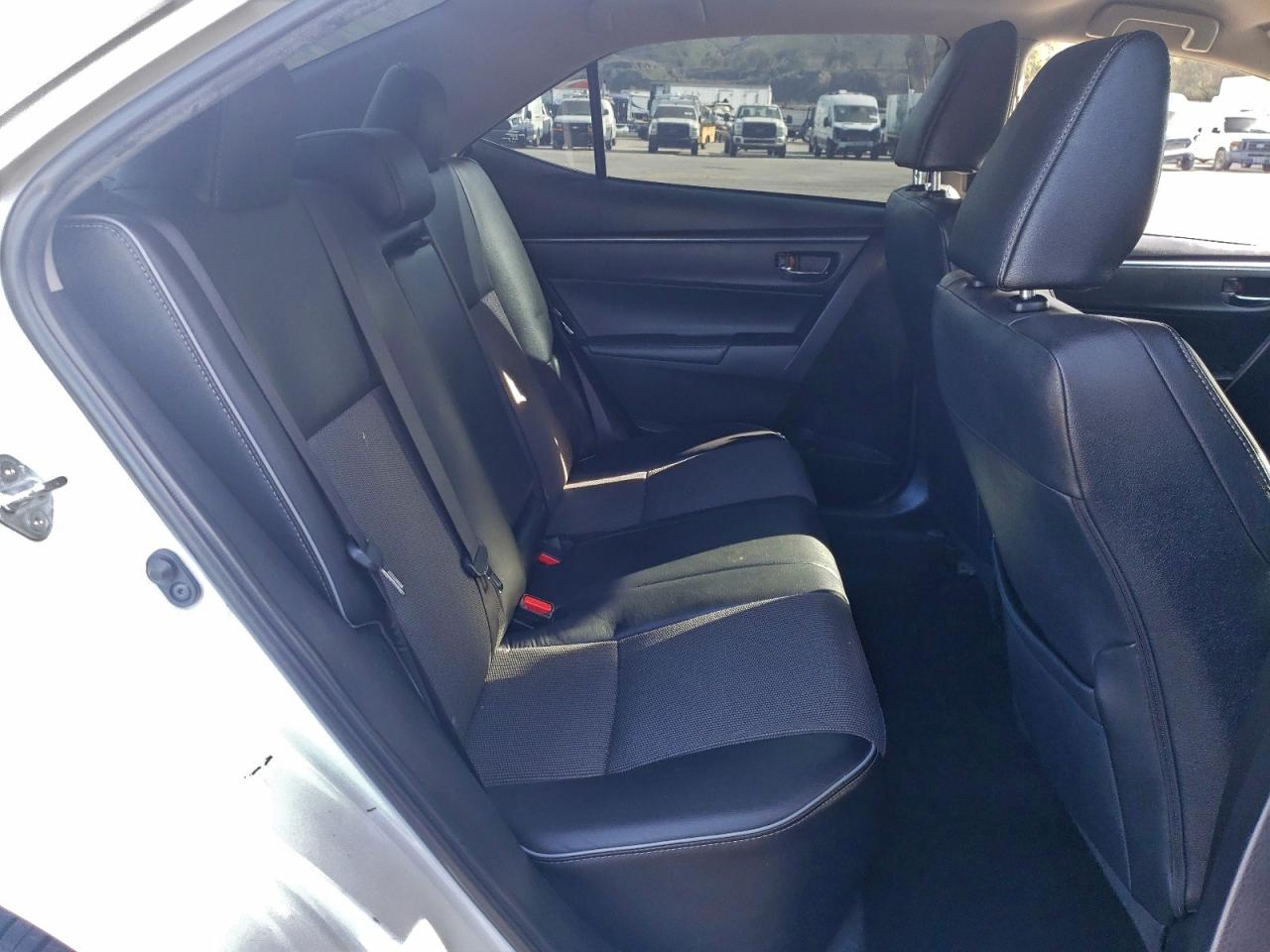 2016 TOYOTA COROLLA L photo 10