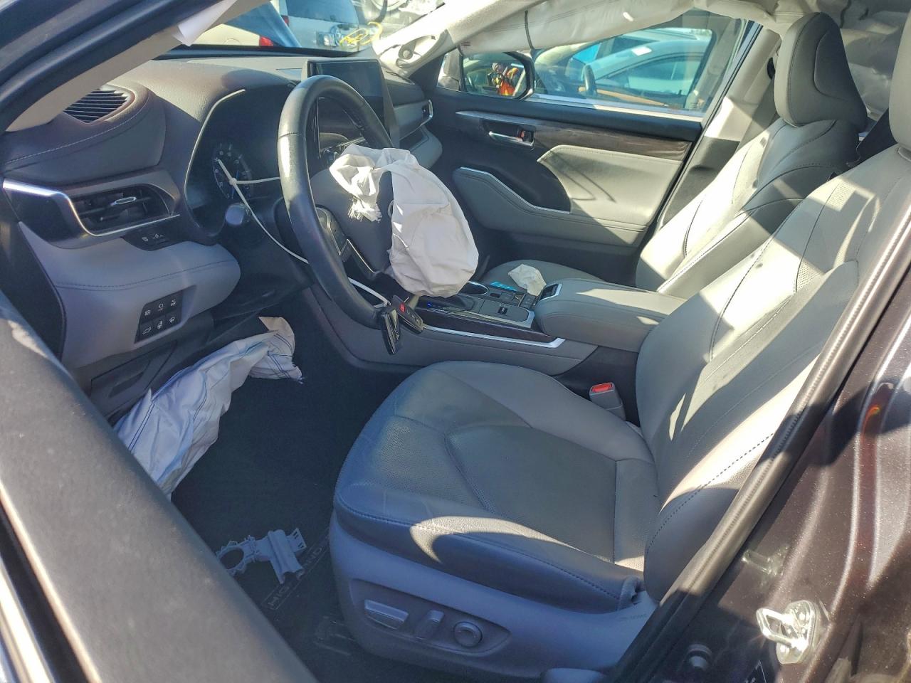 2020 TOYOTA HIGHLANDER HYBRID LIMITED photo 7