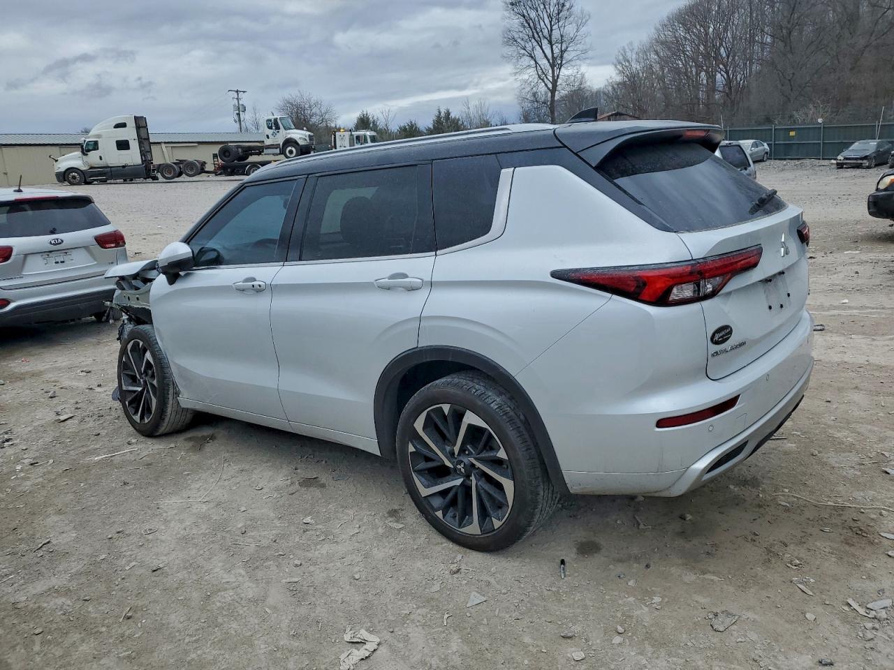 2024 MITSUBISHI OUTLANDER SEL photo 3